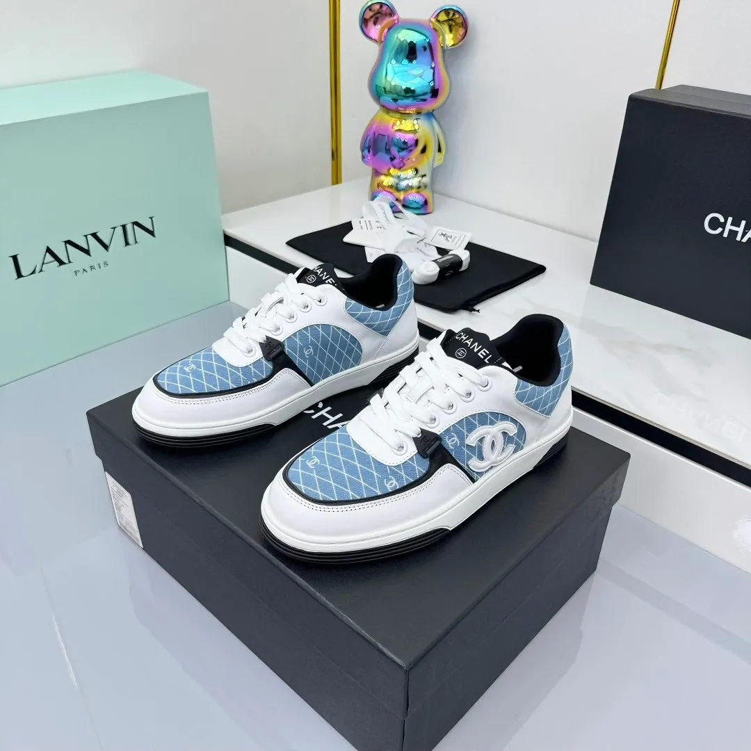 👟👟Ex-factory price 620👟👟High quality! ! ! CHANEL Chanel 25A latest thick-soled casual sports shoes. The counter is synchronized. The counter is very popular. It is a shoe that is very difficult to buy. The most popular thick-soled casual shoes on the Internet. As you can imagine, the most popular thick-soled casual shoes can not be missed. It has both good looks and comfort. Simple and versatile. The thick sole increases the height and is super versatile. Whoever wears it will look better. Upper: cowhide stitching. Lining: breathable mesh. Outsole: TPU original outsole. Size: 35-41 👉